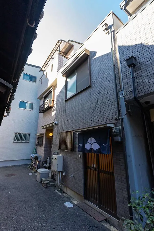 Miyu Ryokudani: Designer Zen Space with Game Room Osaka Villa